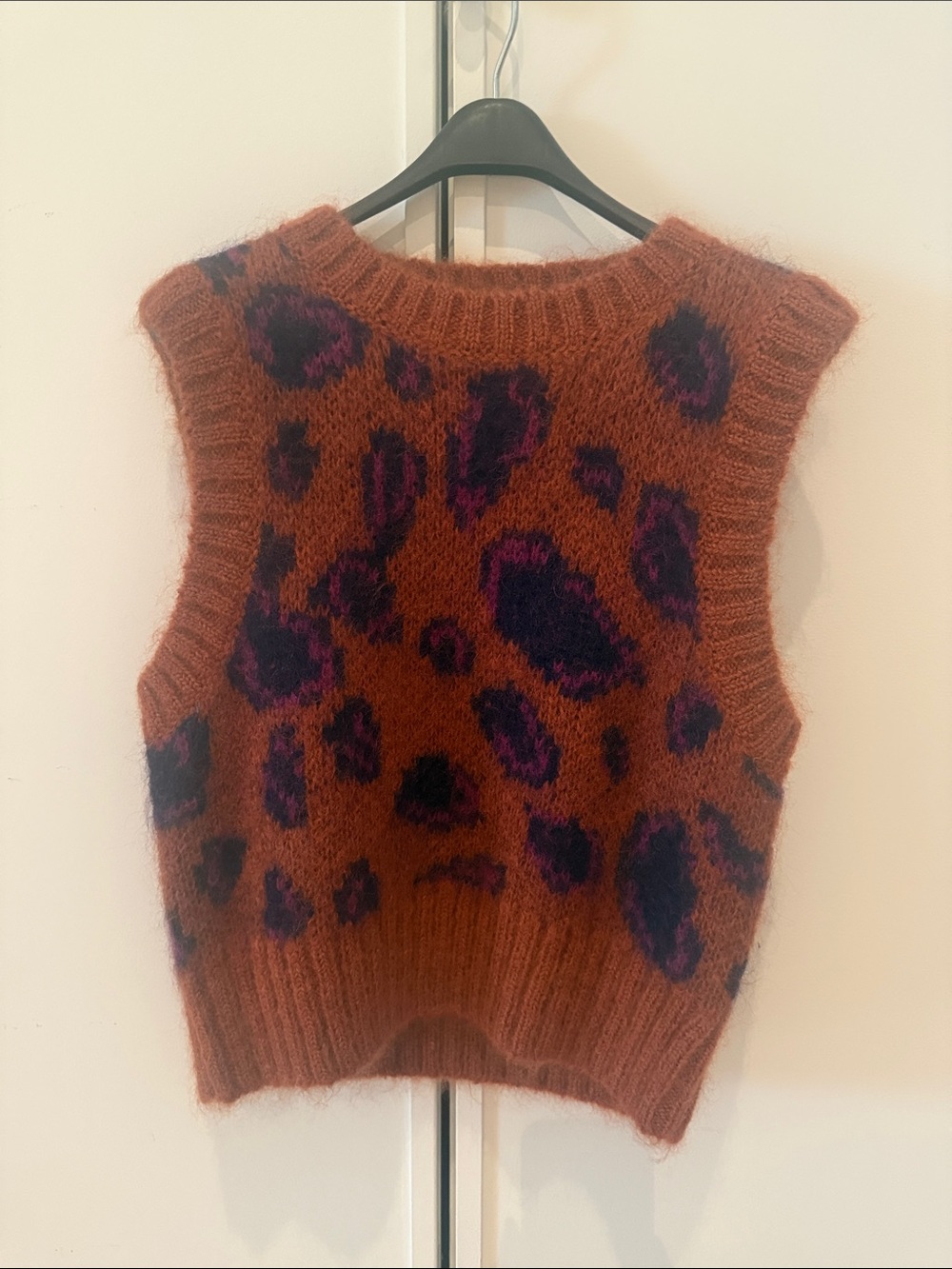 COS Fuzzy Knit Vest in Rust and Deep Purple
